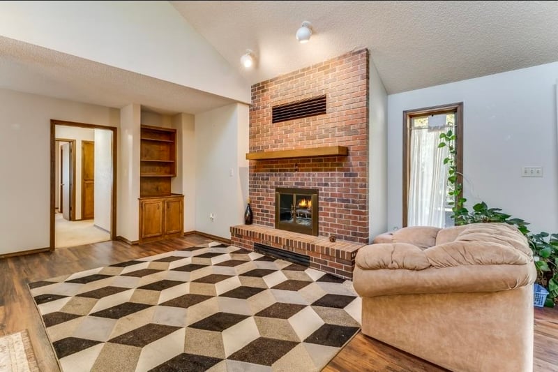 16 Circle Dr, Mulvane, KS 67110