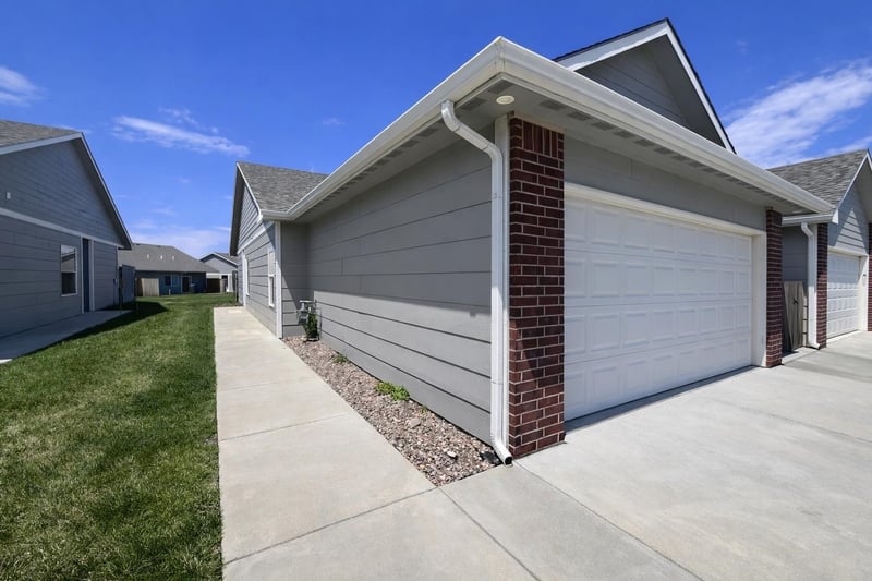 5406-5408 Colburn St, Bel Aire, KS 67220