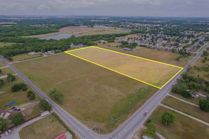 7811 Broadway , Haysville, KS 67060