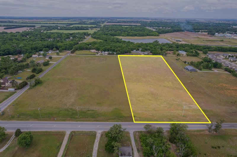 7811 Broadway , Haysville, KS 67060