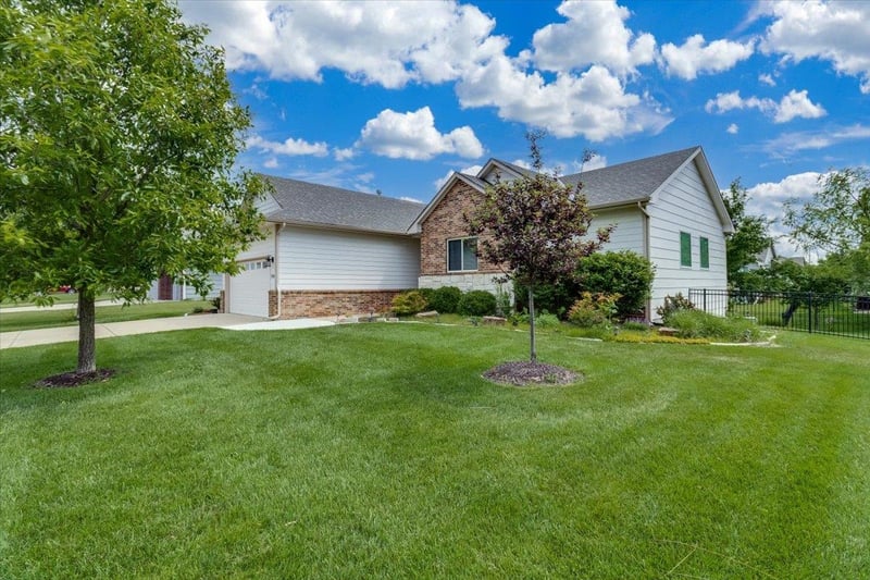2726 N Woodridge, Wichita, KS 67226