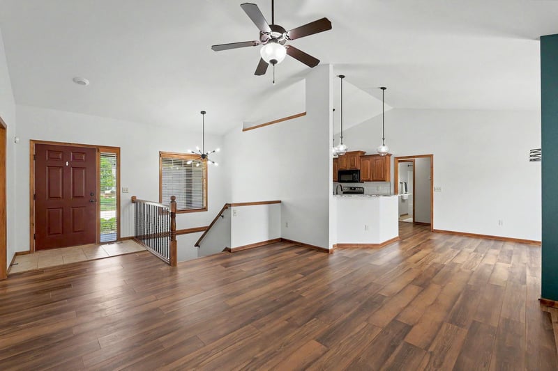 2113 Walnut Creek Dr, Derby, KS 67037