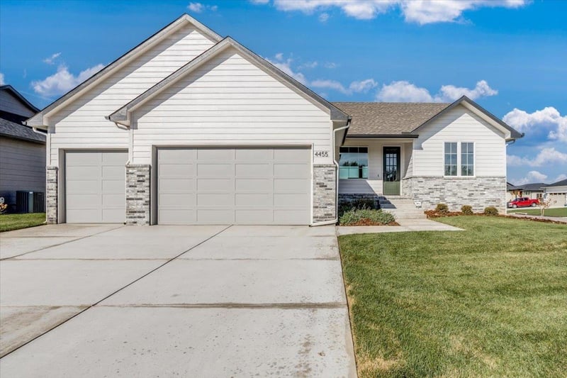 4455 Grey Meadows St, Maize, KS 67101
