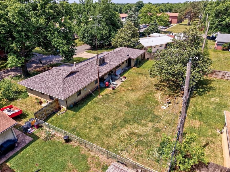 1810 13th Ave, Winfield, KS 67156