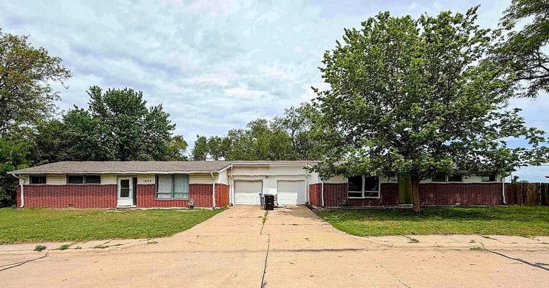 1008 Rainbow Dr, Salina, KS 67401