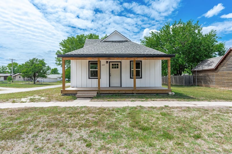 339 Briarwood St, Norwich, KS 67118