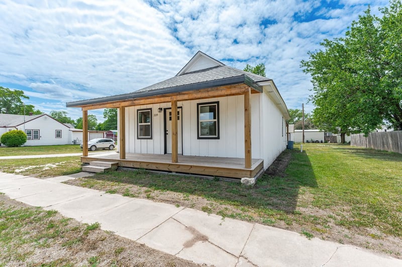 339 Briarwood St, Norwich, KS 67118