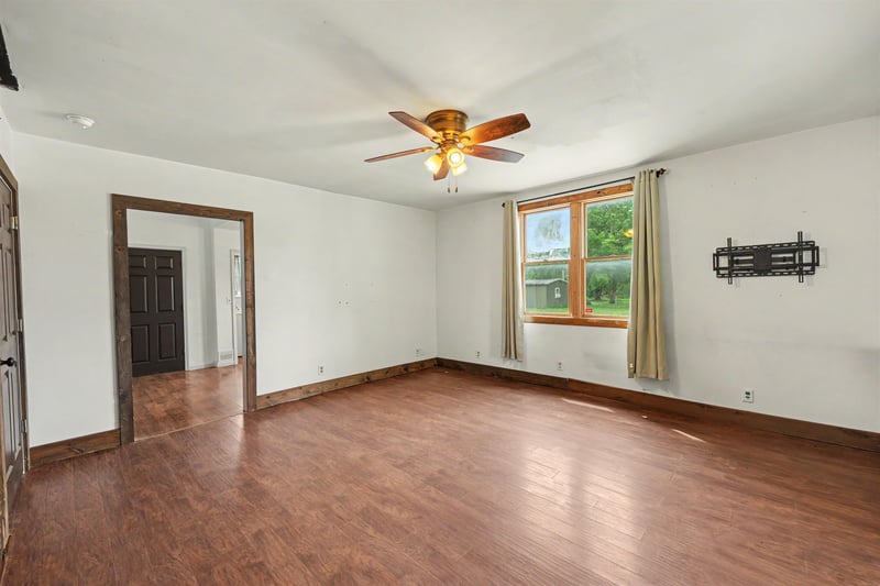 323 King St, Gypsum, KS 67448