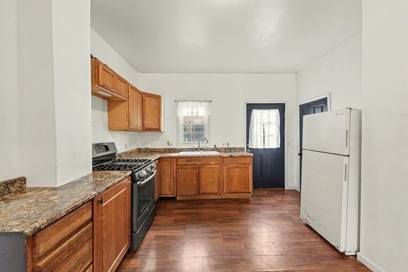 323 King St, Gypsum, KS 67448