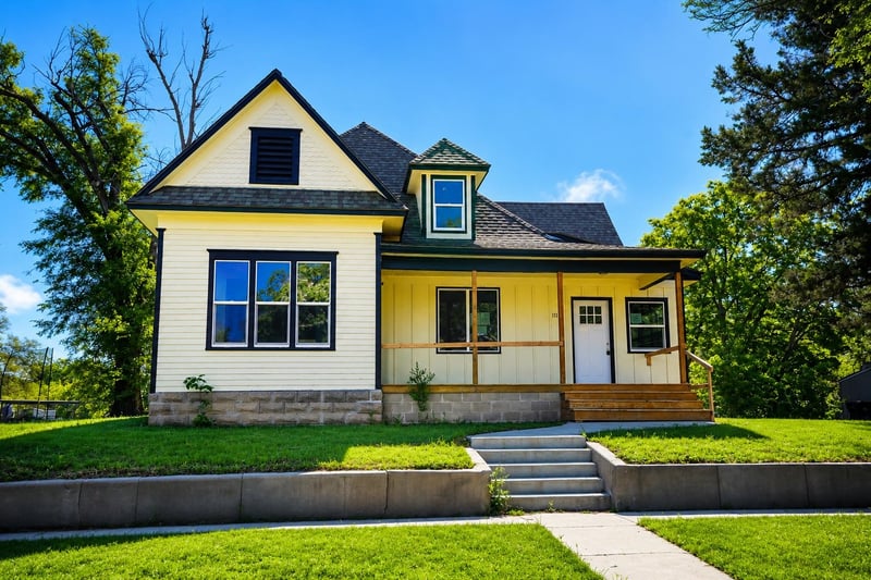 1114 Pine St, Newton, KS 67114