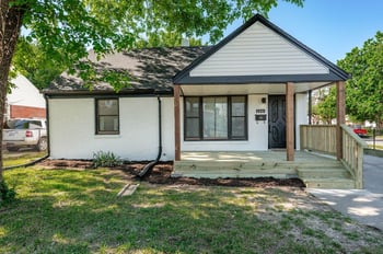 2201 E Stadium Dr, Wichita, KS 67214