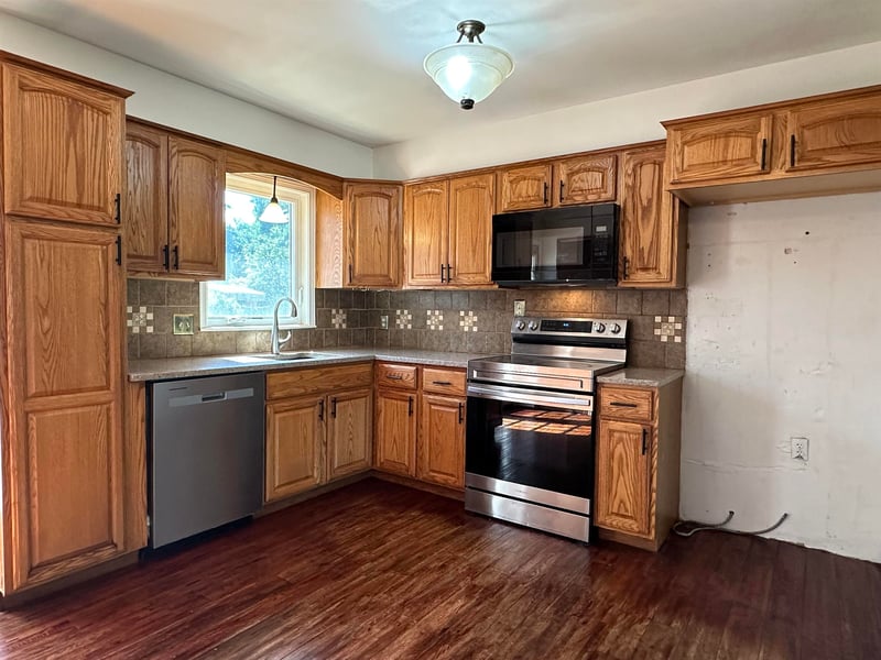 3328 Chase Ave, Wichita, KS 67217