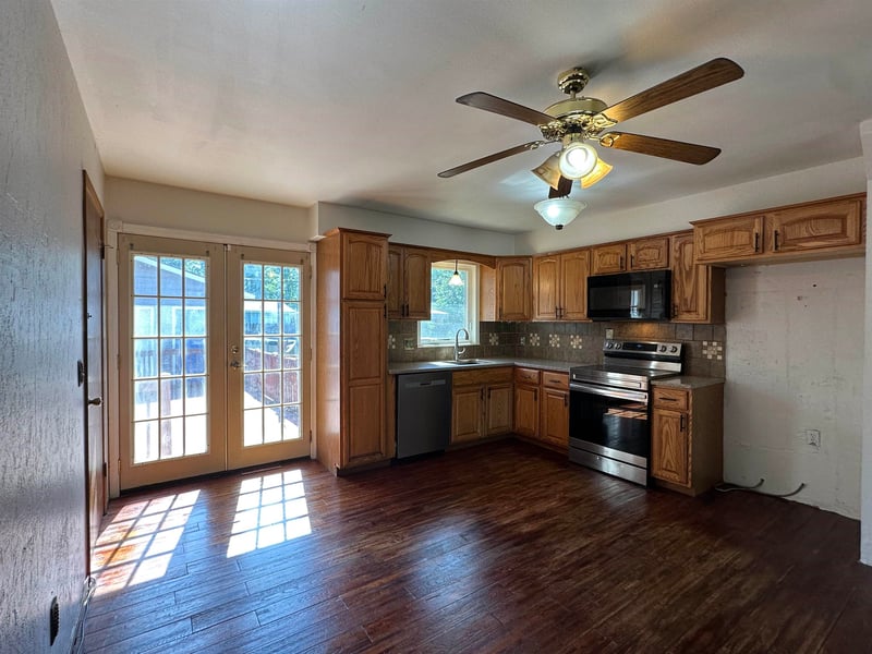 3328 Chase Ave, Wichita, KS 67217