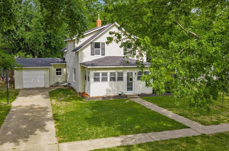 901 N Merchant St, Belle Plaine, KS 67013