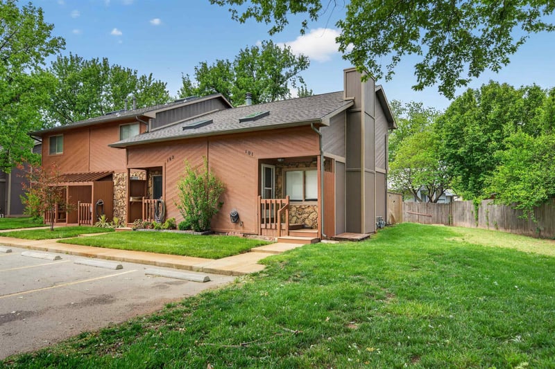 1530 N Smith Cir Unit 101, Wichita, KS 67212