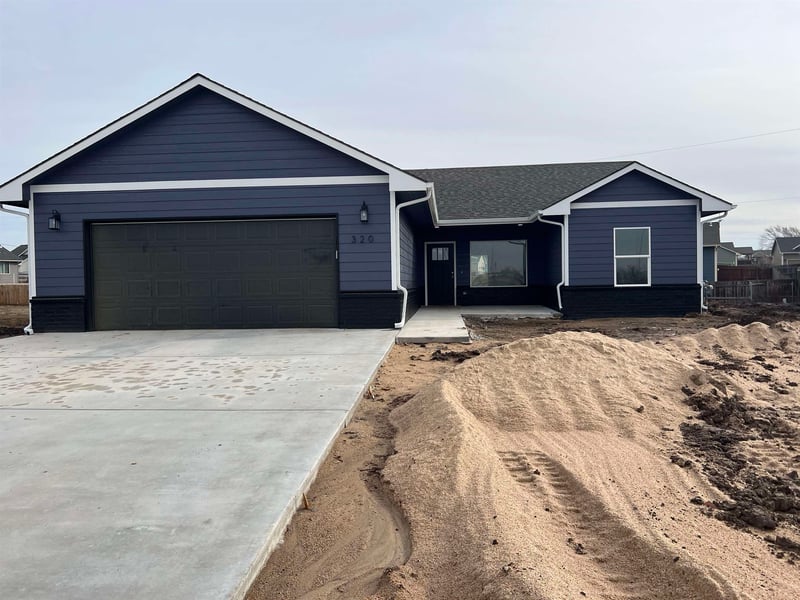 320 Deer Run Ct, El Dorado, KS 67042