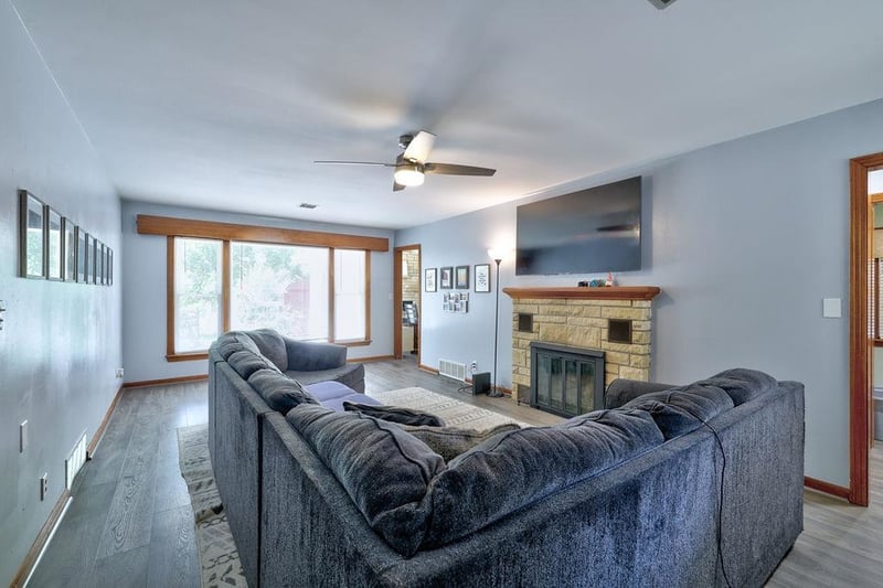 111 Park St, Winfield, KS 67156