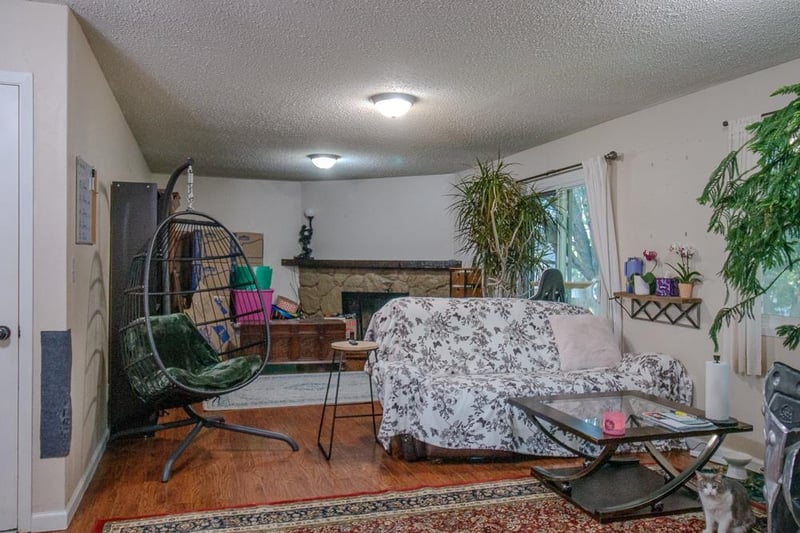 415 Valley View St, Derby, KS 67037