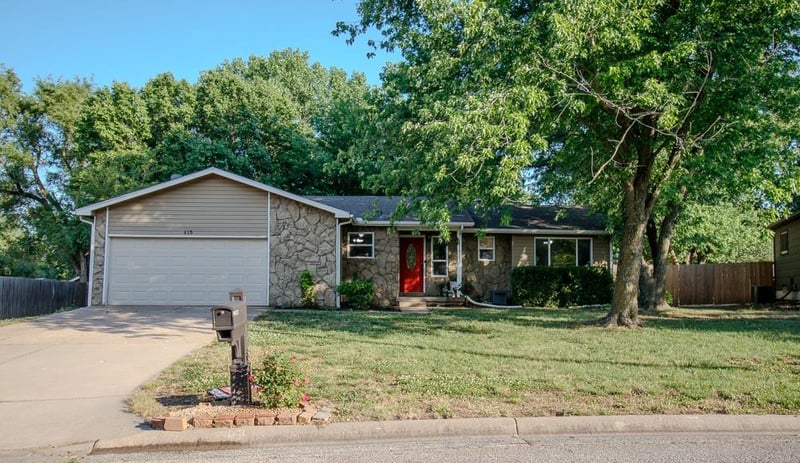 415 Valley View St, Derby, KS 67037