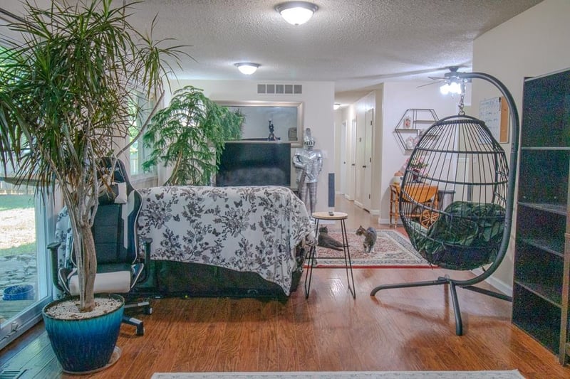 415 Valley View St, Derby, KS 67037