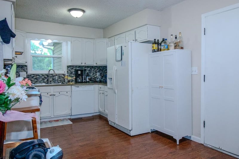 415 Valley View St, Derby, KS 67037