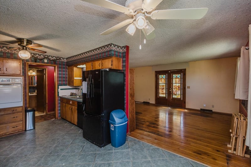 1001 S Eastmoor, Wichita, KS 67207