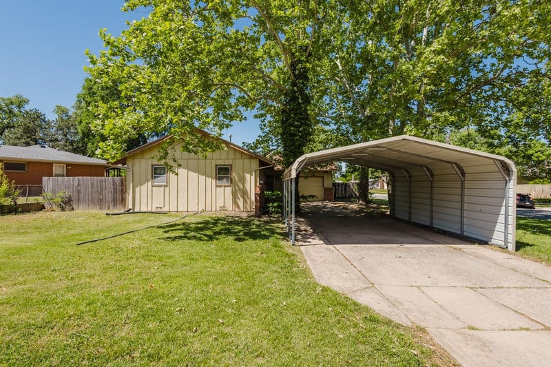 1001 S Eastmoor, Wichita, KS 67207