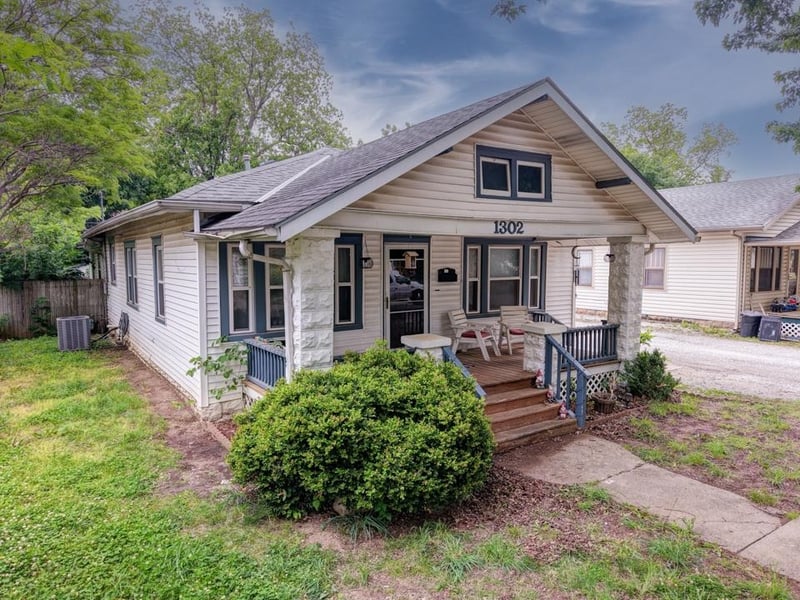 1302 Hackney , Winfield, KS 67156