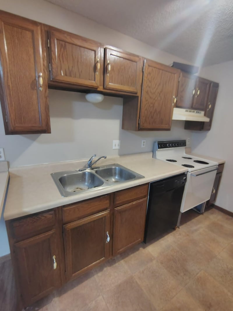 6725 Shade Ln # 403, Wichita, KS 67212