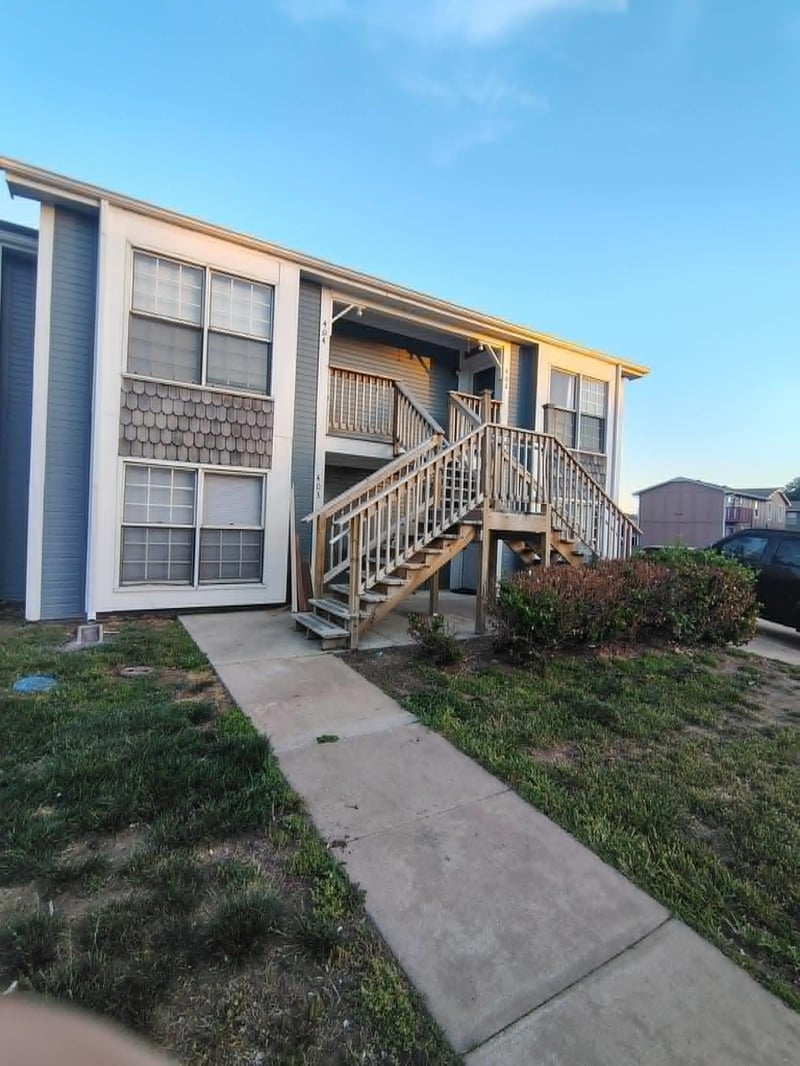 6725 Shade Ln # 403, Wichita, KS 67212