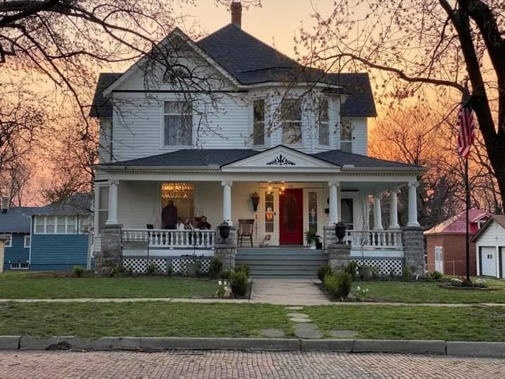 815 Highland Ave, Chanute, KS 66720