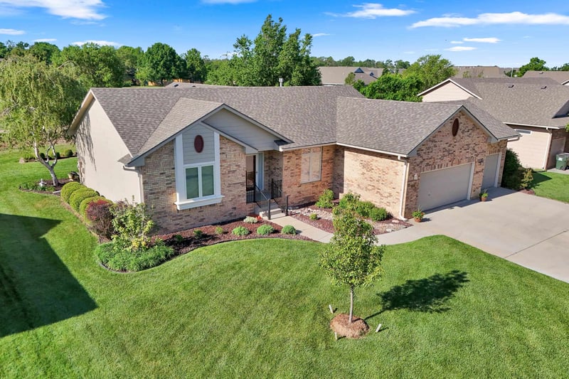 403 Witmarsum West, North Newton, KS 67117