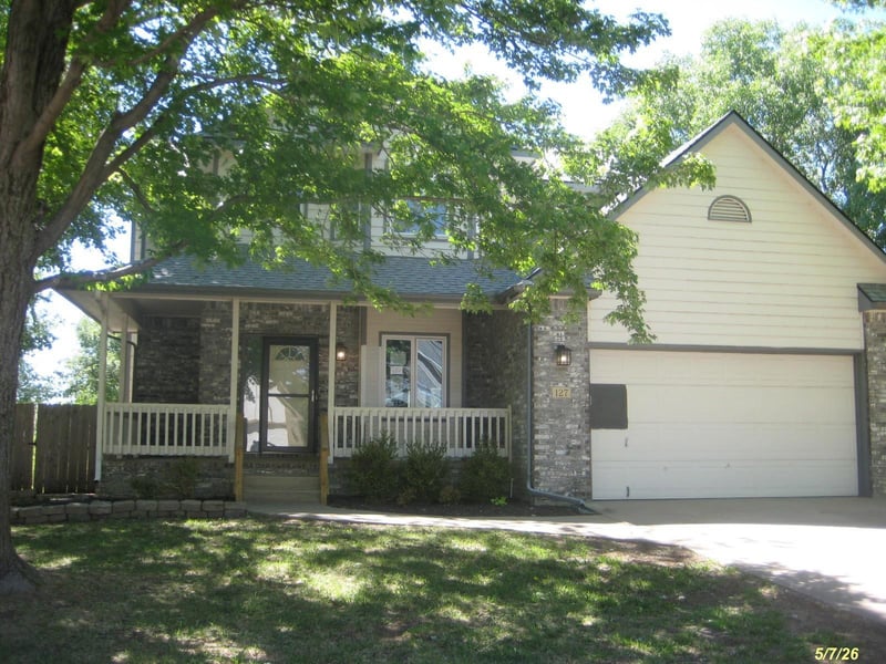 127 Crosswood Ln, Derby, KS 67037