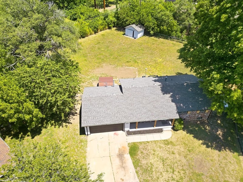 5952 N Palm Ln, Wichita, KS 67204