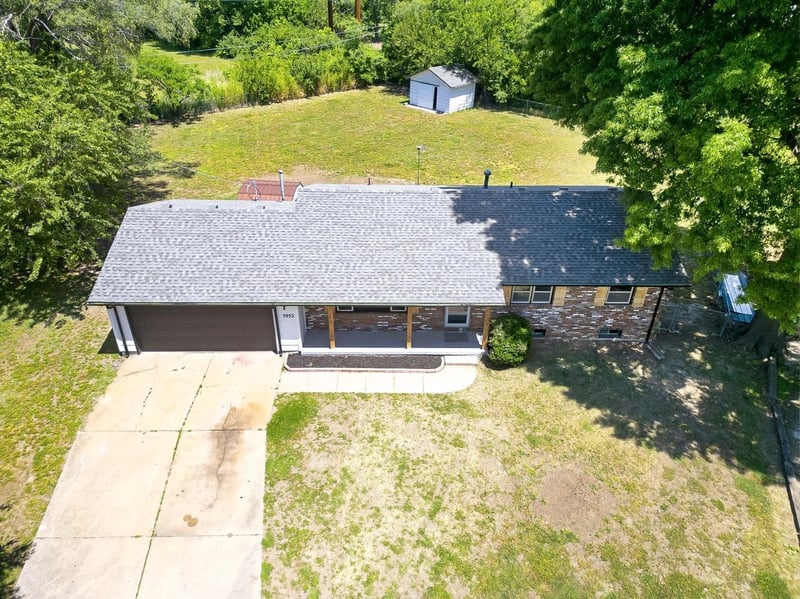 5952 N Palm Ln, Wichita, KS 67204