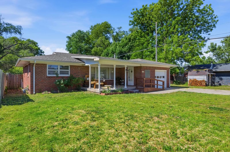 419 9th Ave, Belle Plaine, KS 67013