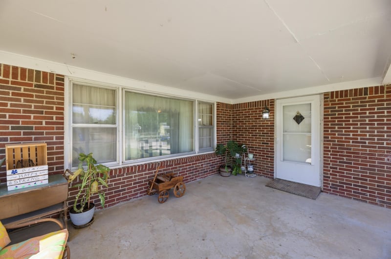 419 9th Ave, Belle Plaine, KS 67013