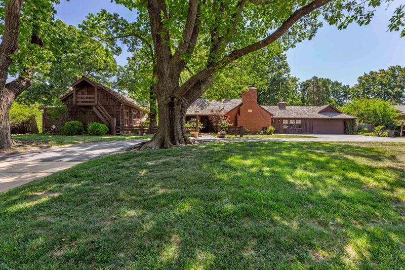 1314 N Willow Ln, Wichita, KS 67208