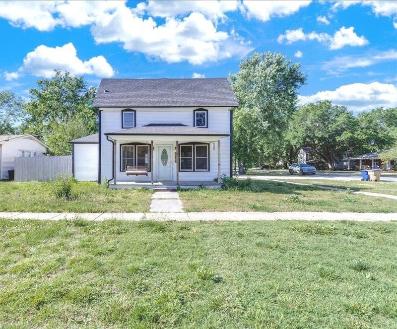 304 S Willow, Douglass, KS 67039