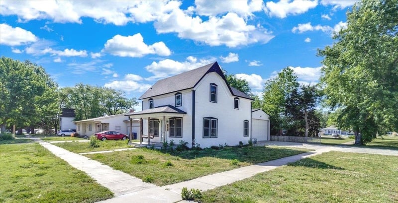 304 S Willow, Douglass, KS 67039