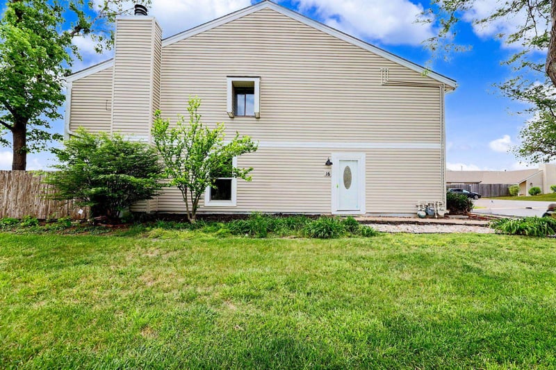 16 Chisholm Creek, Wichita, KS 67226