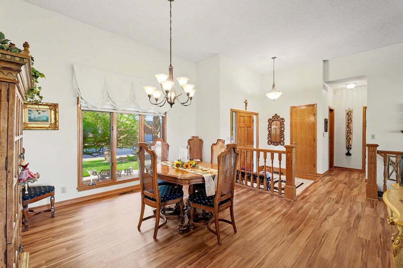 2526 N High Point Cir, Wichita, KS 67205