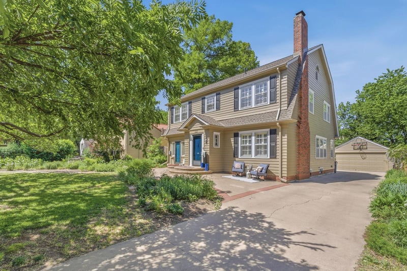 441 N Roosevelt Ave, Wichita, KS 67208