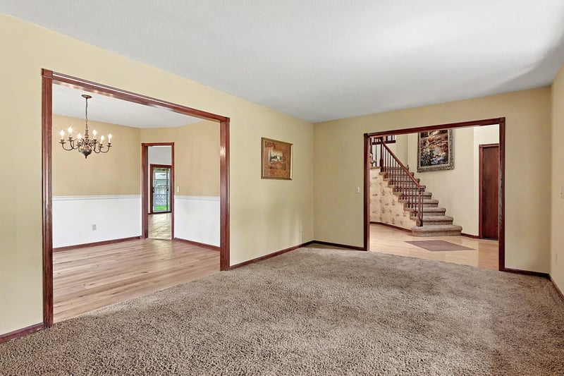 1215 N Fieldcrest Ct, Wichita, KS 67212
