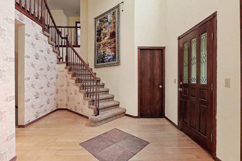 1215 N Fieldcrest Ct, Wichita, KS 67212