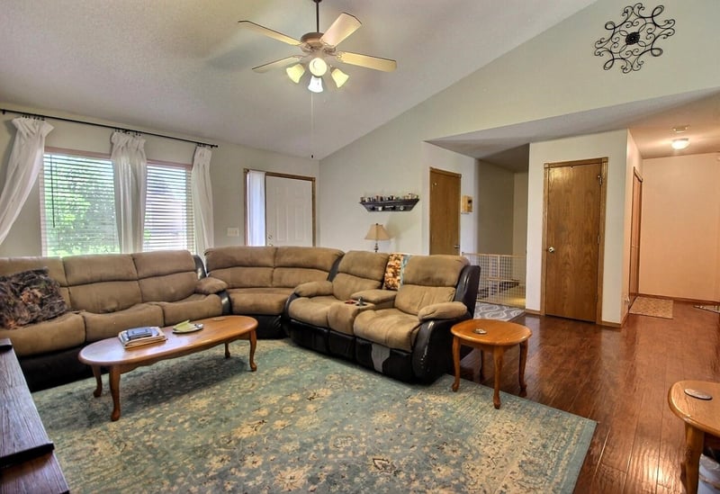 2205 S Shefford St, Wichita, KS 67209