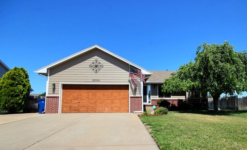 2205 S Shefford St, Wichita, KS 67209