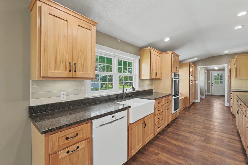 21424 SW County Line Rd, Rose Hill, KS 67133