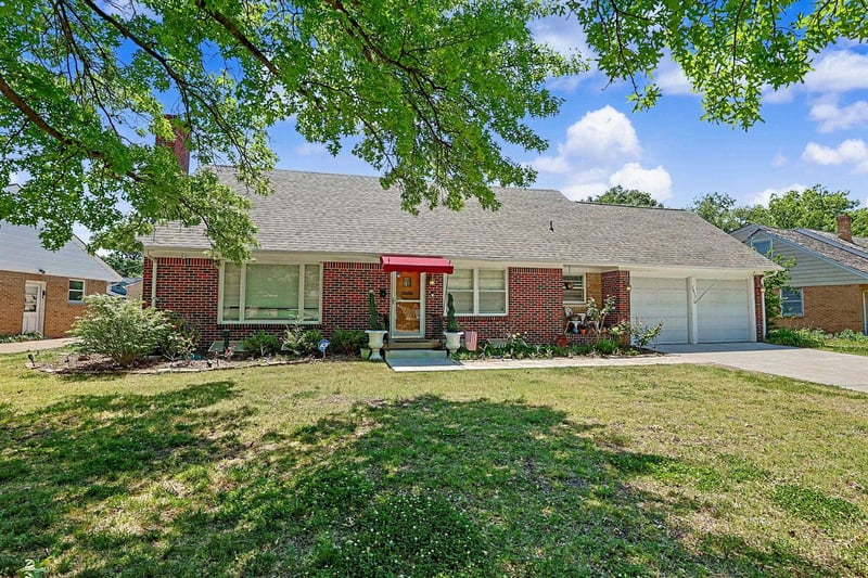 2835 E Aloma, Wichita, KS 67211