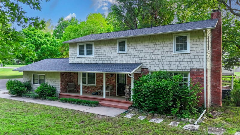 4 Orange Ln, Arkansas City, KS 67005